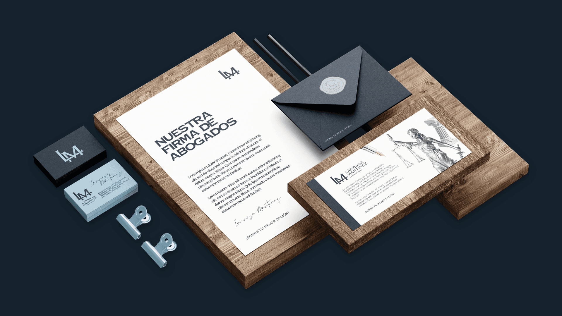 Papelería corporativa de LÁRRAGA MARTÍNEZ